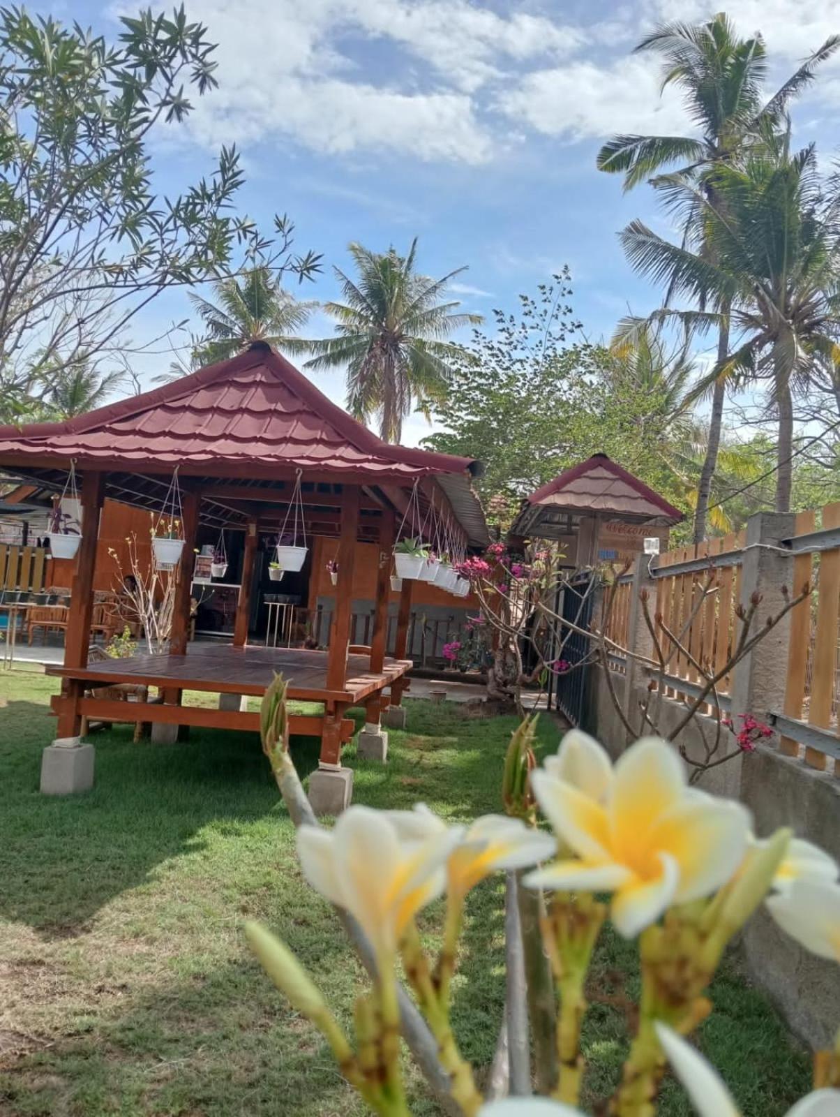 Hotel Blue Moon Meno Gili Meno Exterior foto