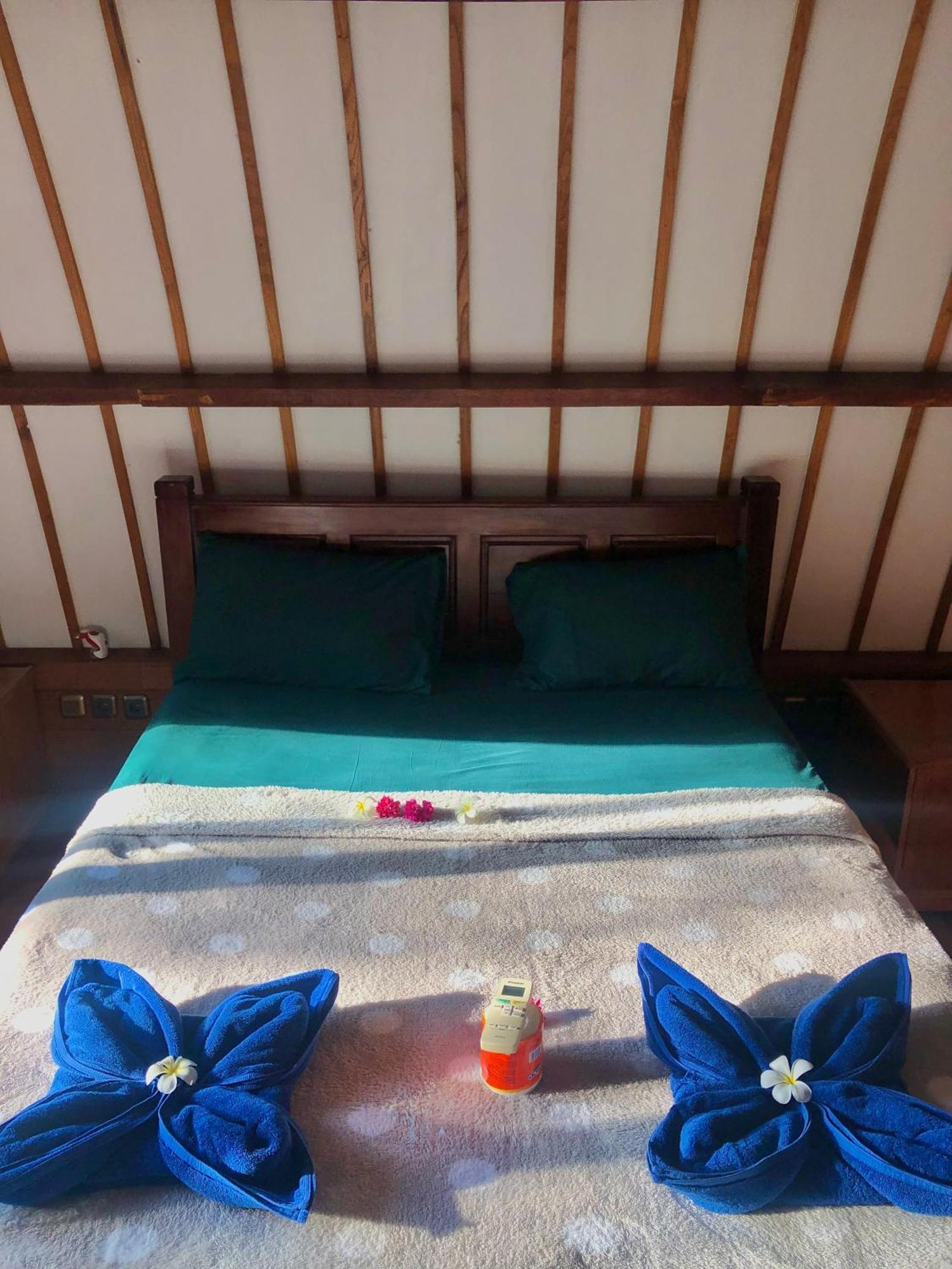 Hotel Blue Moon Meno Gili Meno Exterior foto